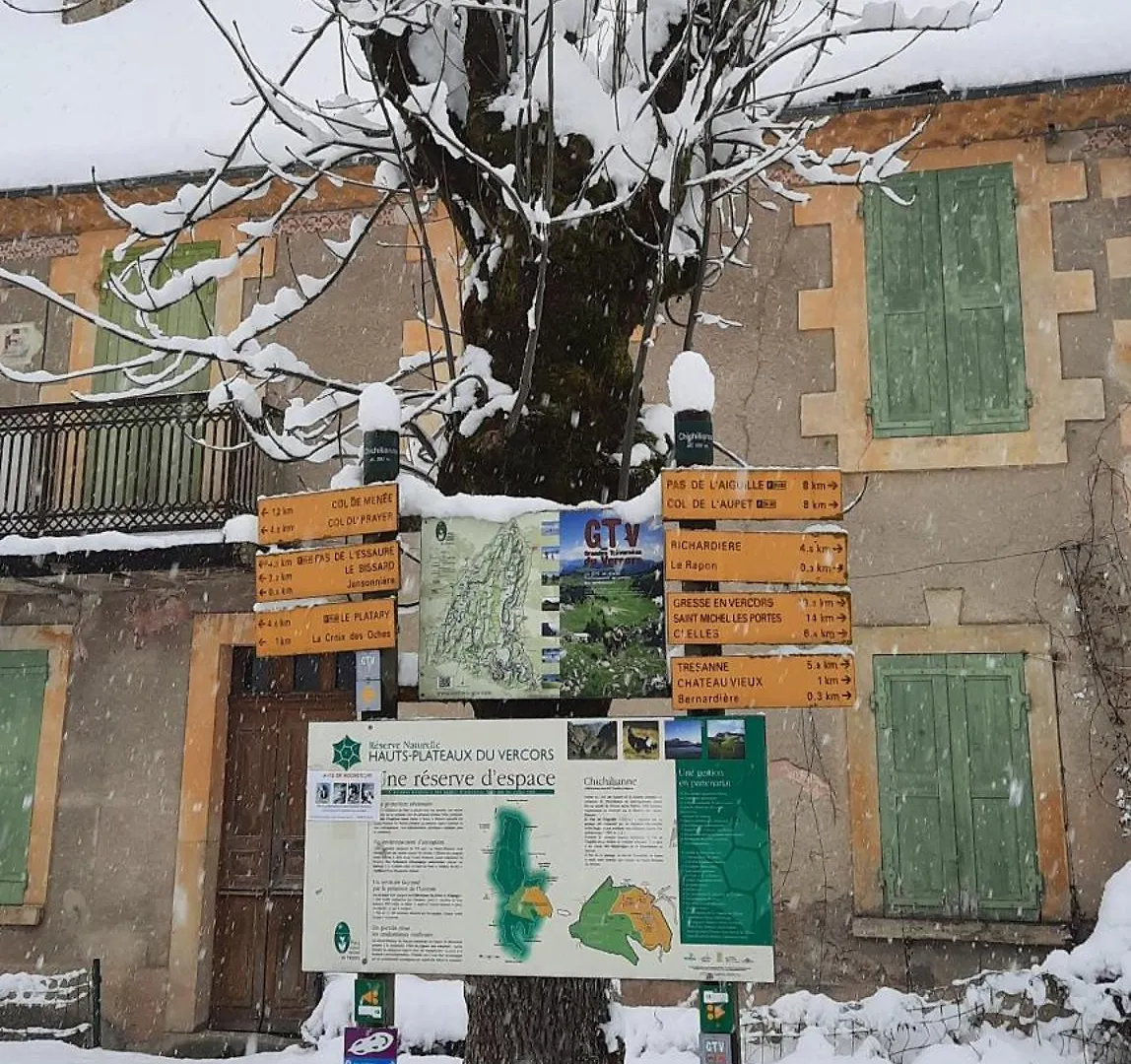 Les Vagabonds Du Mont Bed & Breakfast Chichilianne 0*,  France
